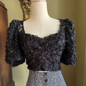 Zara women’s black floral appliqué crop top